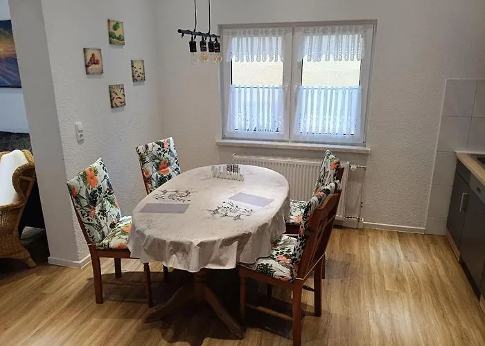 70 , Rhoen , Ortsmitte , Frisch Saniert , Gaestehaus Mierdel Апартаменты *